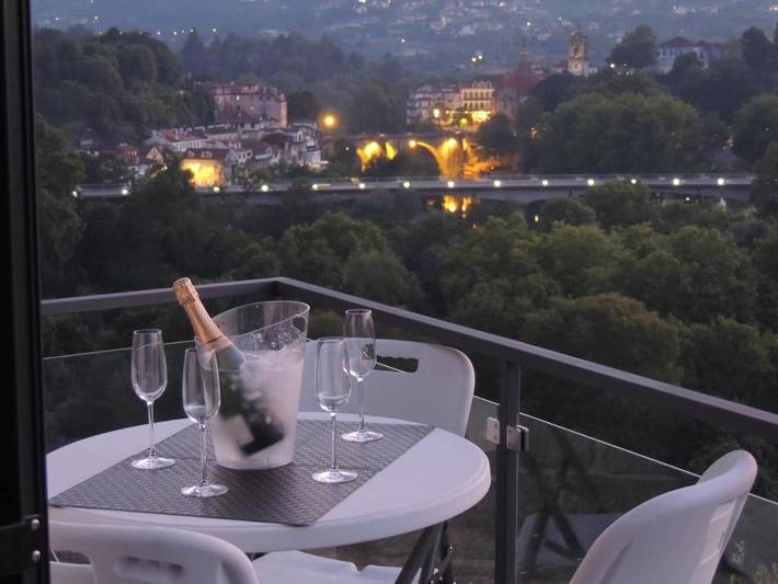 Gîte pour 4 personnes, avec Terrasse et Vue à Amarante