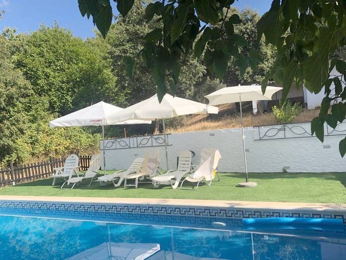 Casa de vacaciones para 14 personas, con jardín además de vistas y piscina, Se admiten mascotas en Sierra Norte de Sevilla - 4