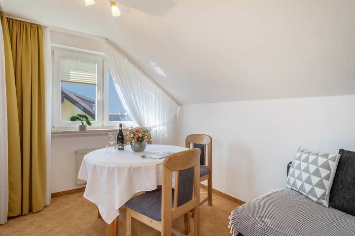 Ferienwohnung für 2 Personen, mit Balkon und Garten sowie Seeblick in Obersee (Bodensee) - 3