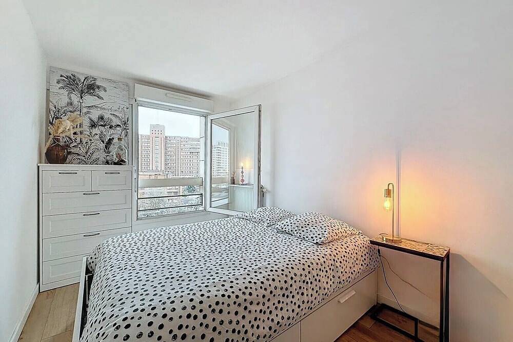 Apartamento entero, Bright apartment with views of Montmartre in Clichy, Altos del Sena