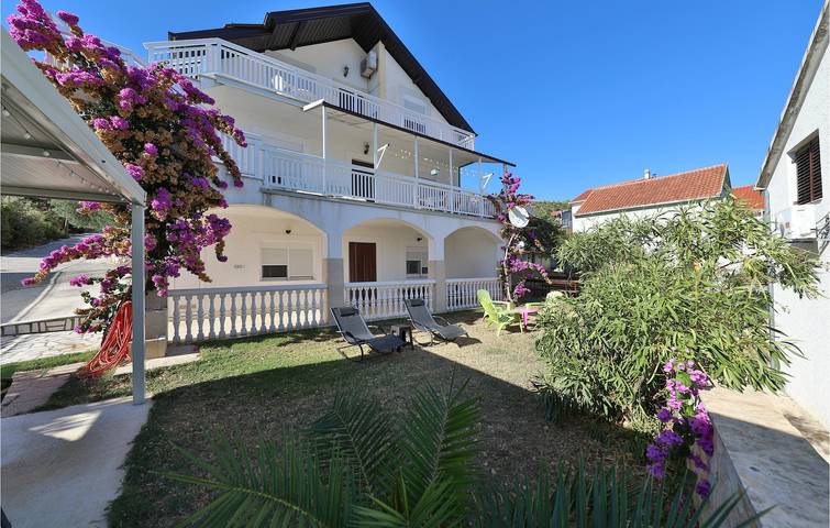 Location de vacances pour 6 personnes, avec Terrasse à Marina