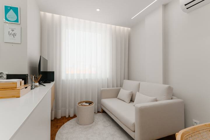 Hel lejlighed, Apartment 'Fernão De Magalhães' with Balcony, Wi-Fi and Air Conditioning in Porto, Porto Distrikt
