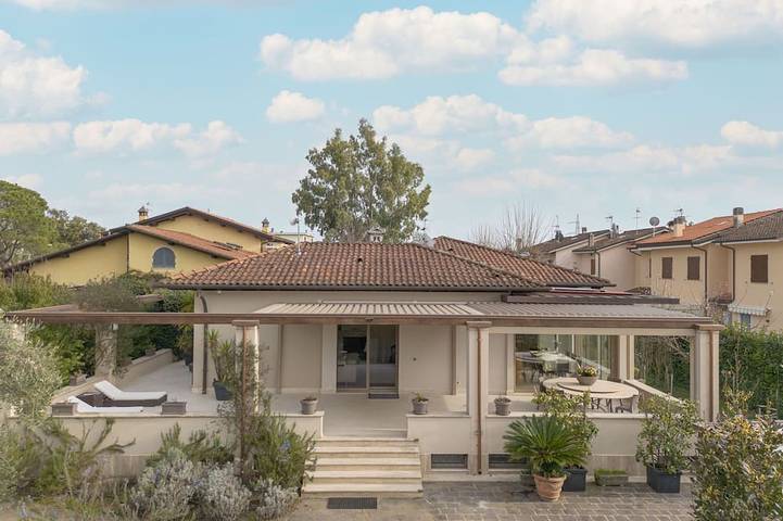 Ferienhaus für 6 Personen, mit Pool und Garten