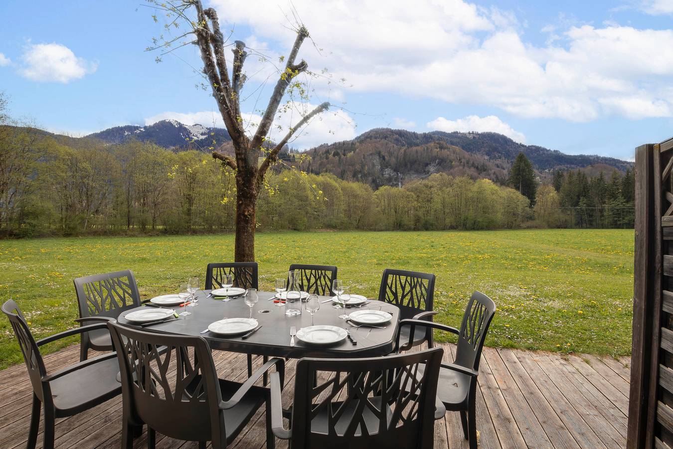 Chalet 'Triplex Avec Piscine - Sauna' avec Vue sur la Montagne, Piscine Privée et Terrasse Privée in Samoëns, Région de Bonneville