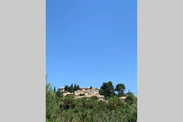 Gîte pour 2 personnes, avec vue et jardin à Cairanne - 2