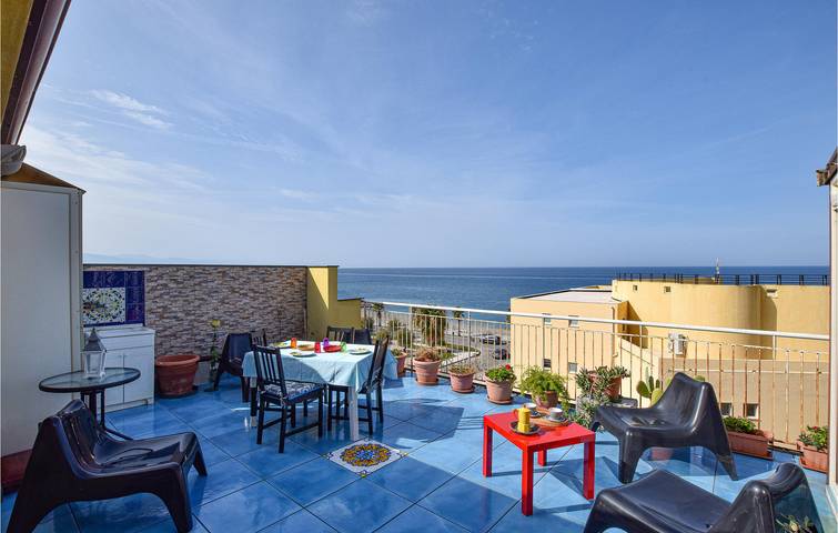 Appartement de vacances entier, Appartement avec vue sur la mer, terrasse et WiFi in Capo d'Orlando, Province de Messina