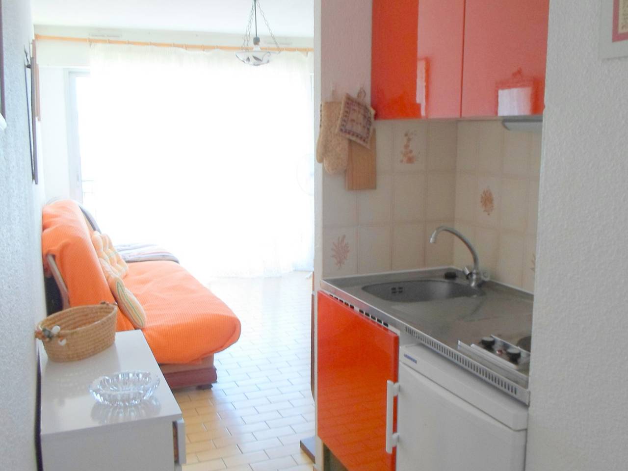 Estudio entero, Céntrico y cerca de tiendas: Estudio luminoso con terraza en Balaruc-les-Bains in Balaruc-les-Bains, Côte d'Améthyste