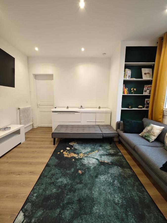Geheel appartement, Apartment with Garden View in Deuil-la-Barre, Val-d'Oise