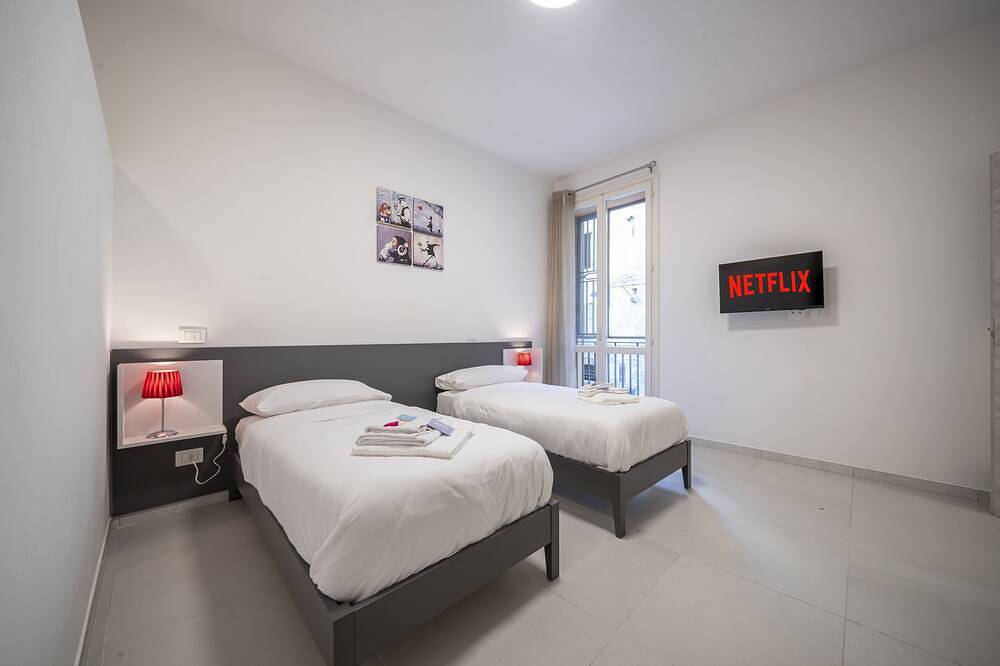 Entire apartment, [rua Muro] Piano Nobile Family in Modena, Modena Province