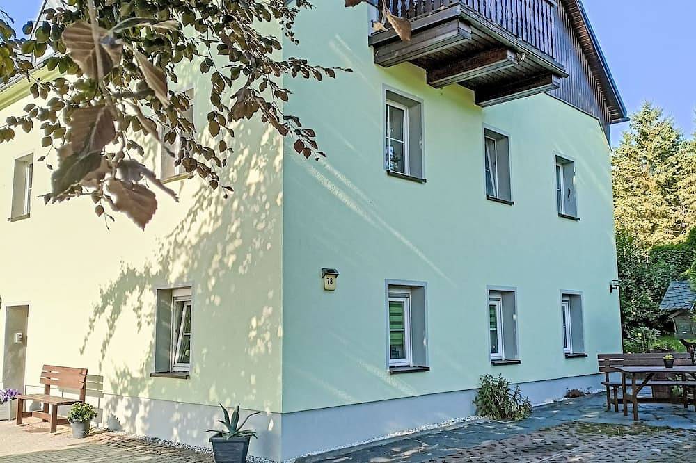 Ganze Wohnung, Wohnung in Kühberg mit Grill in Königswalde, Erzgebirge