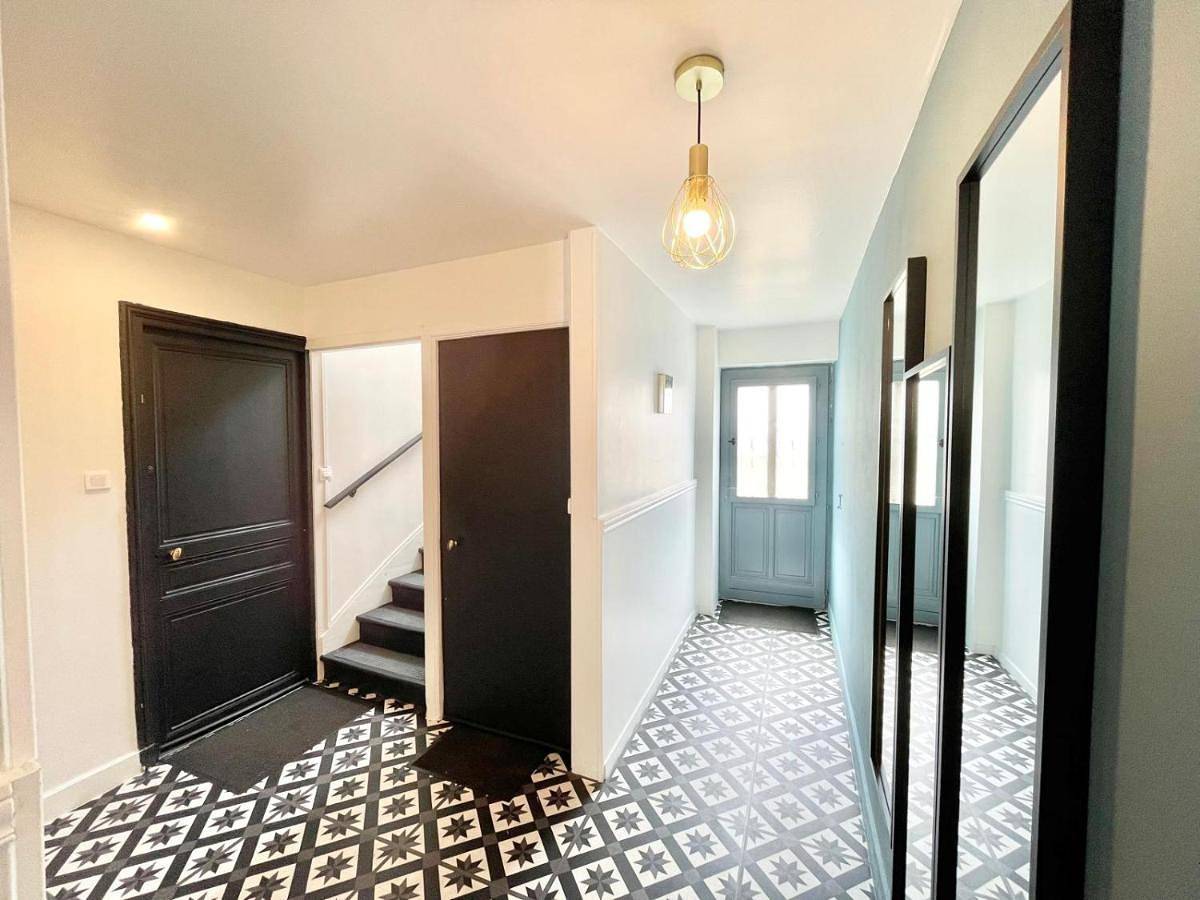 Appartement entier, Appart Cosy Proche gare in Mantes-la-Jolie, Yvelines
