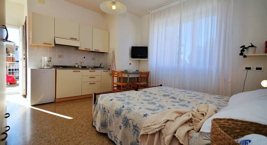 Ferienwohnung für 2 Personen, mit Balkon/Terrasse in Lignano Sabbiadoro - 2