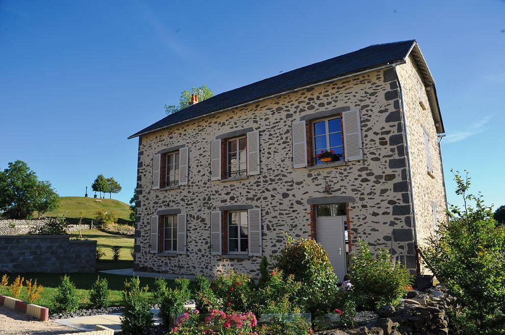 Gîte "La Remise", grand gîte de charme Cantalou in Ussel (Cantal), Région de Saint-Flour