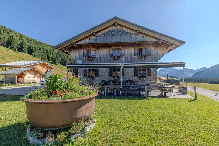 Chalet pour 20 personnes, avec Balcon ainsi que Jacuzzi et Jardin
