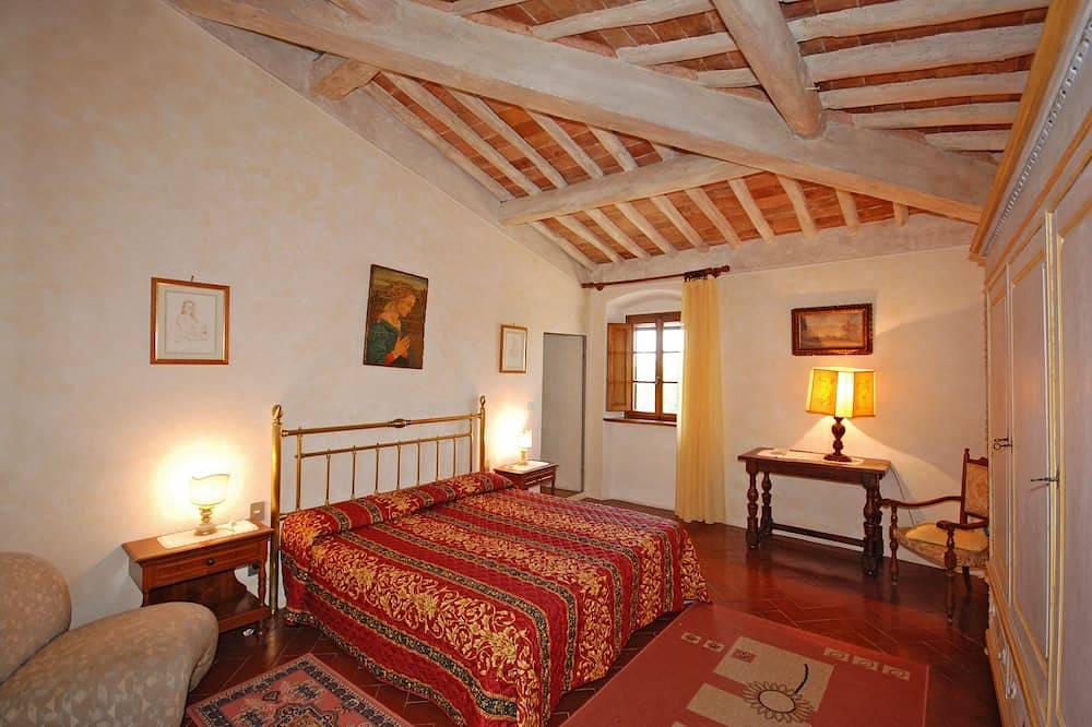 Villa indipendente con piscina nel Chianti, 10 persone, Ac, peaceful location. in San Casciano in Val di Pesa, Firenze province