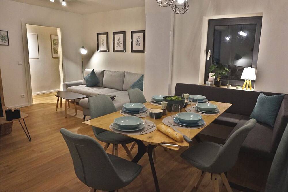 Ganze Wohnung, Fewo Eg am Fluss mit Terrasse - Eine grüne Oase in Bad Freienwalde, Barnimerland Region