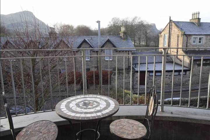 Holiday letting for 4 people, with balcony, child-friendly in Edinburgh