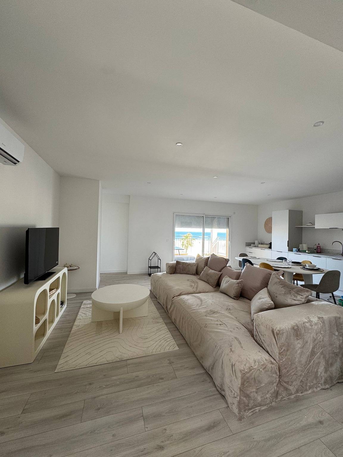 Maison de Vacances 'Face À La Mer 2' avec Terrasse Privée et Climatisation in Port-la-Nouvelle, Côte méditerranéenne (France)