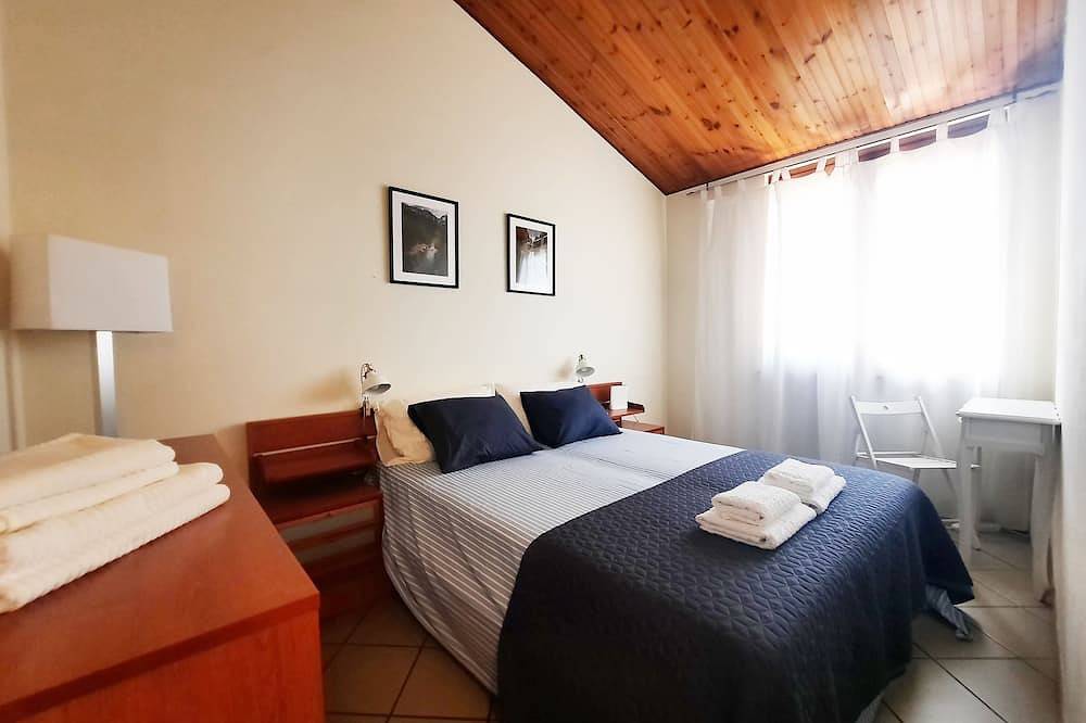 Ganze Wohnung, Fanaberia By Case al Lago in Ponti sul Mincio, Gardasee-Berge