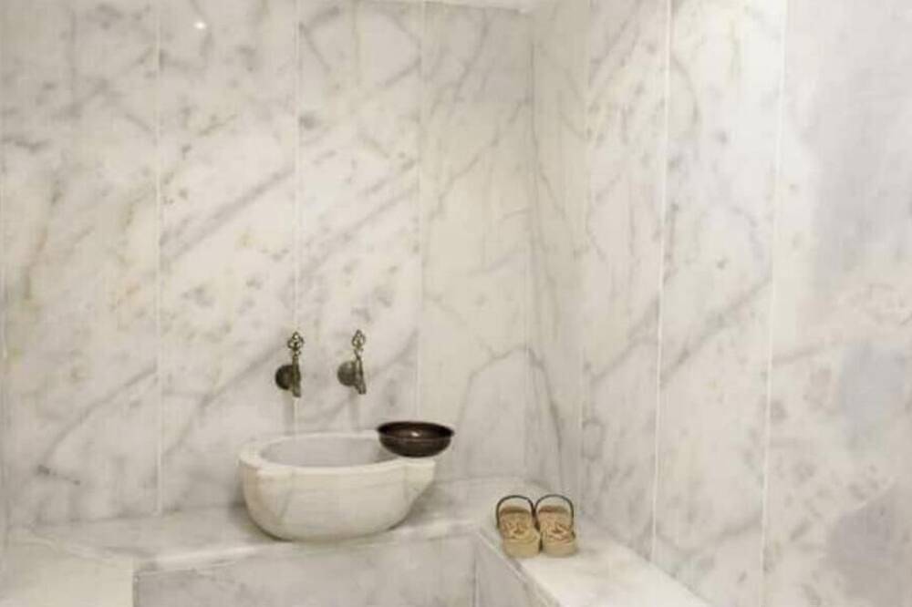 Appartement entier, Welcoming apartment with Ac in vibrant Istanbul in Beyoğlu, Kuloğlu Mahallesi