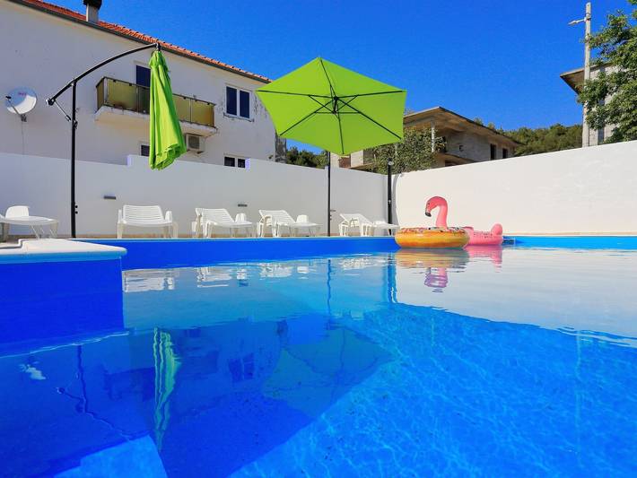 Apartament wakacyjny dla 8 osób, z basen, Dla rodziny w Bibinje