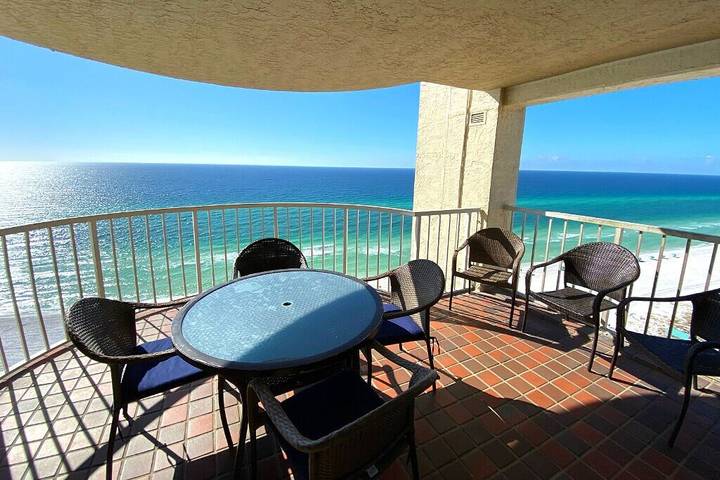 Vacation rental for 8 people, with hot tub and pool as well as balcony in Sandestin