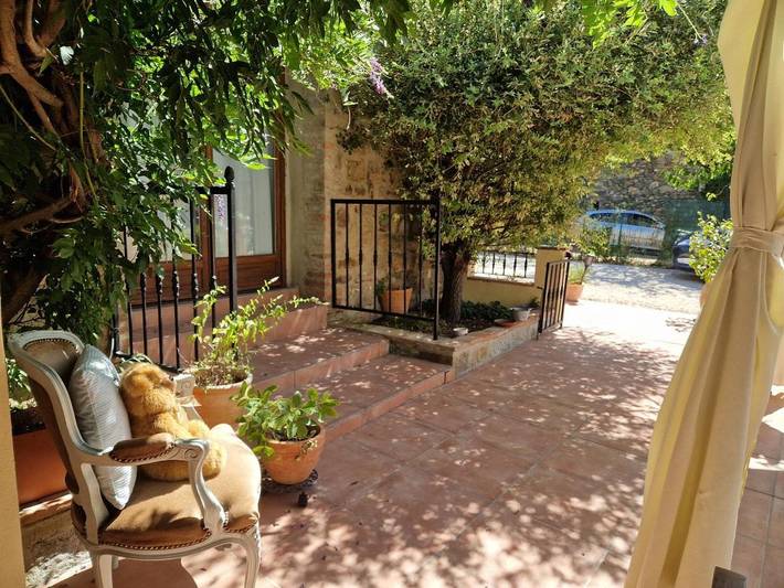 Gîte pour 5 personnes, avec vue ainsi que jardin et piscine, adapté aux familles à Saint-Florent-sur-Auzonnet - 4