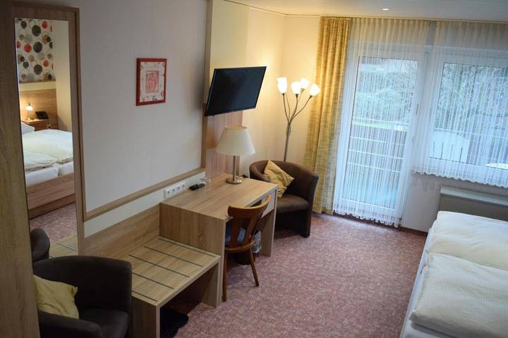 Ferienhaus, mit Balkon und Terrasse sowie Garten in Bad Driburg - 3