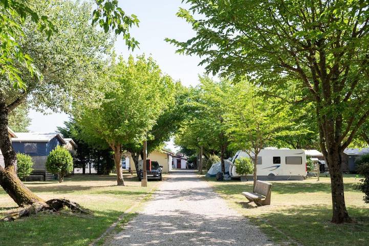 Camping pour 4 personnes, avec jardin et terrasse à Gujan-Mestras - 3