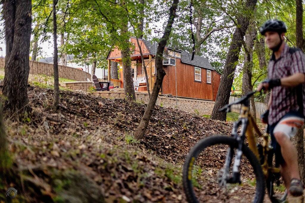 The Drop Inn: Trailside Tiny Home in the Heart of Bentonville in Bentonville, Ozark Mountains