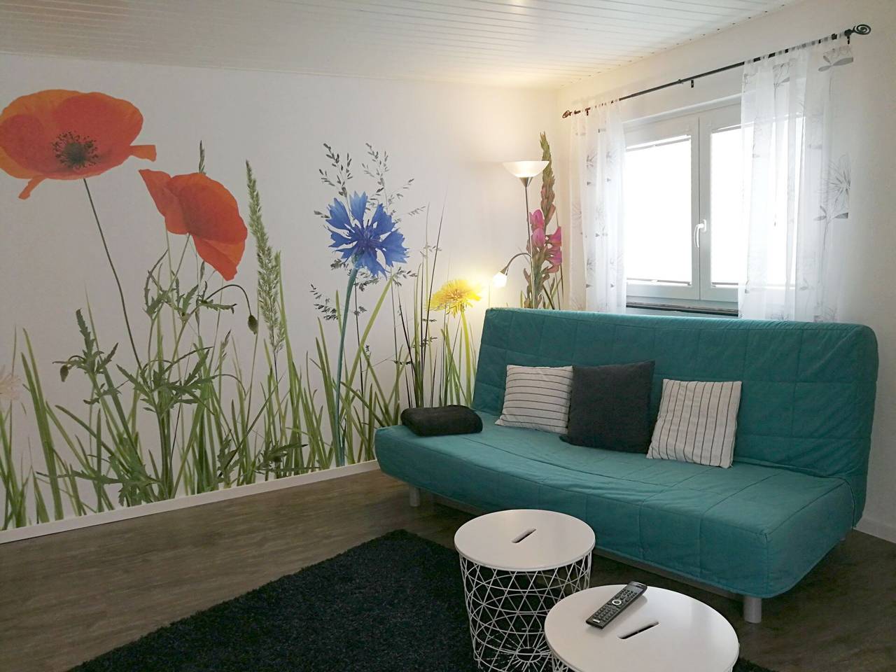 Ganze Wohnung, Gästehaus Koblenz - Dachgeschoss für bis zu 10 Personen mit Gartennutzung und Grill in Kesselheim, Koblenz