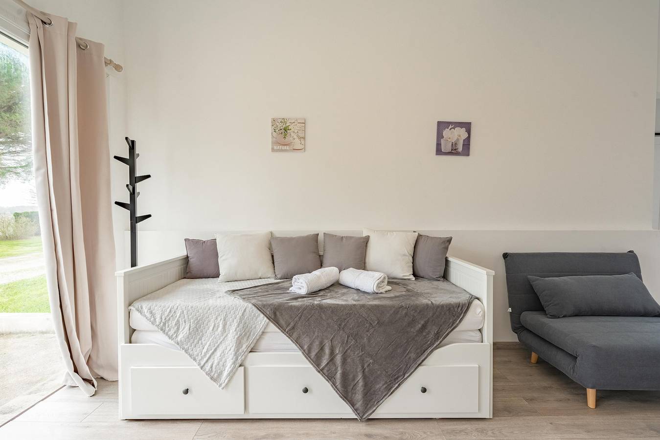 Gehele studio, Studio 'Au Petit Chez Nous' met privé terras, privé tuin en wifi in Cozes, Saintes en omgeving