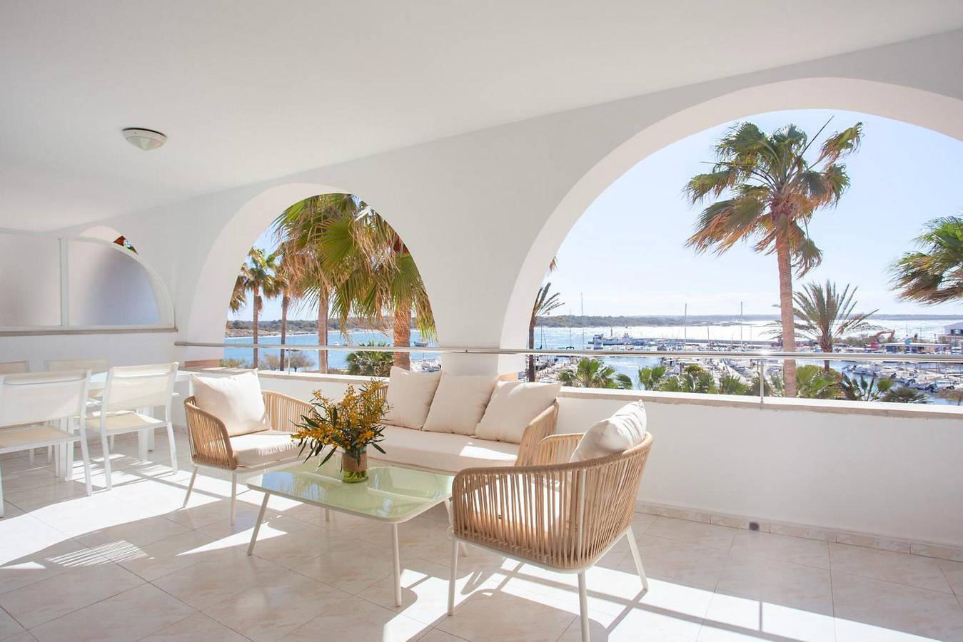 Ganze Wohnung, Apartment 'Edificio Puerto - 1 Zimmer F2' mit Meerblick, Wlan und Klimaanlage in Colònia de Sant Jordi, Ses Salines