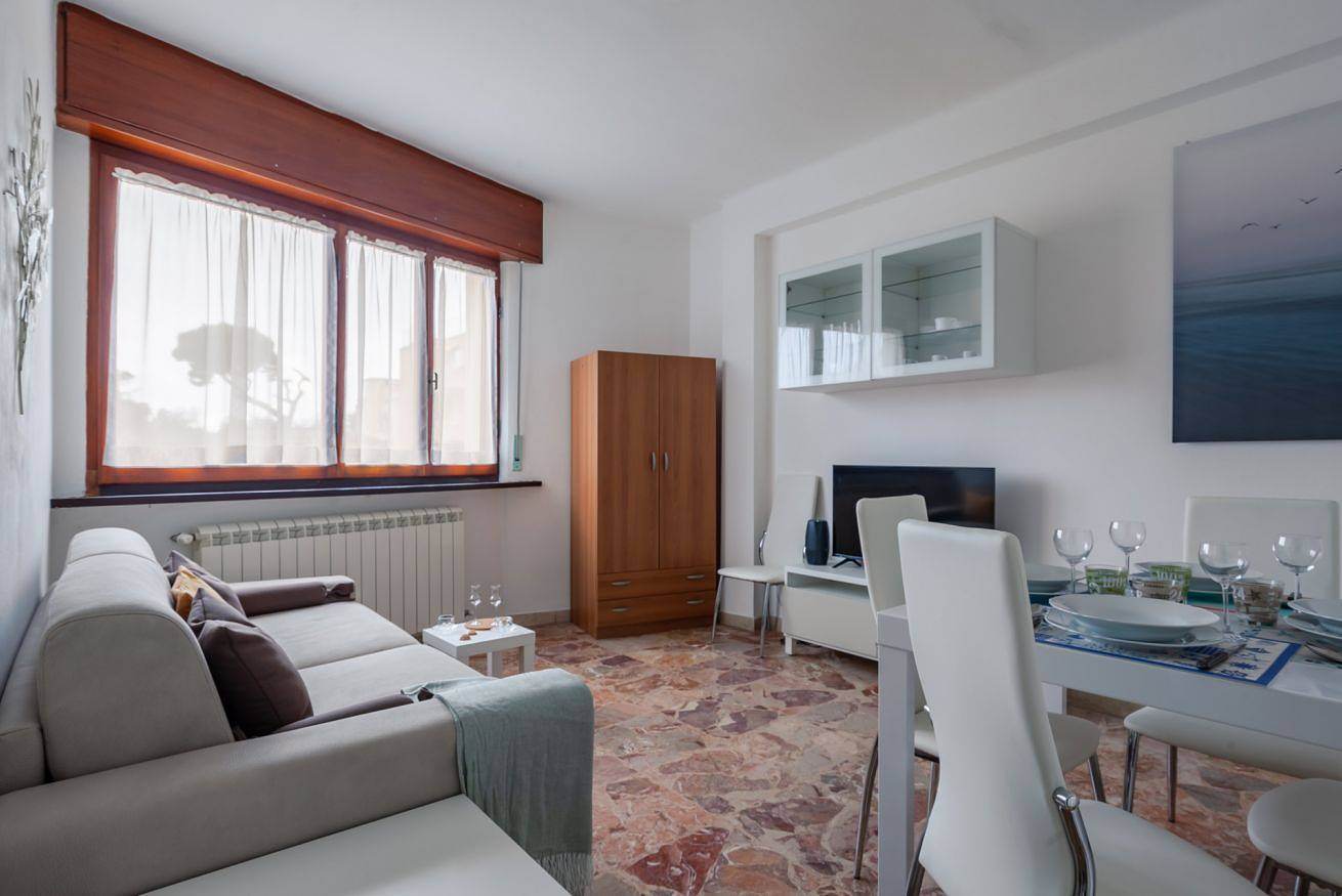 Ganze Wohnung, Ontani 23 Pi (Tirrenia) New in Pisa, Italienische Riviera