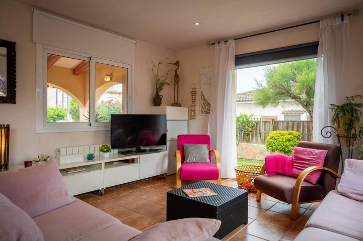 At002 Creixell: Maison avec jardin à 5 minutes en voiture de la plage in Creixell, Costa Dorada