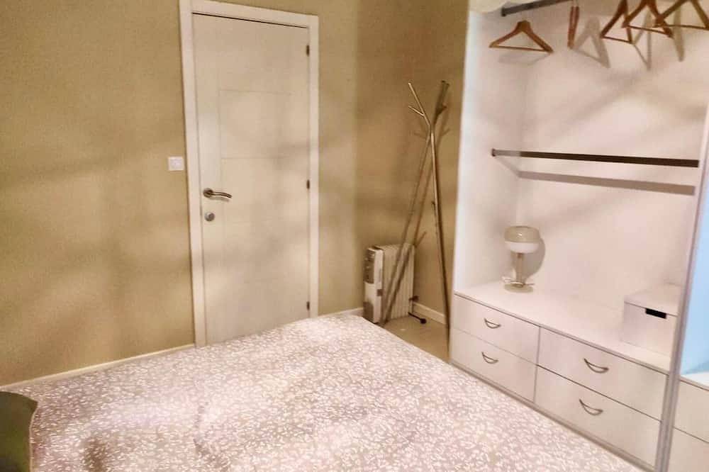 Entire apartment, Apartment 'Happy Sevilla' with Private Terrace, Wi-Fi and Air Conditioning in Alcalá de Guadaíra, Sevilla Province