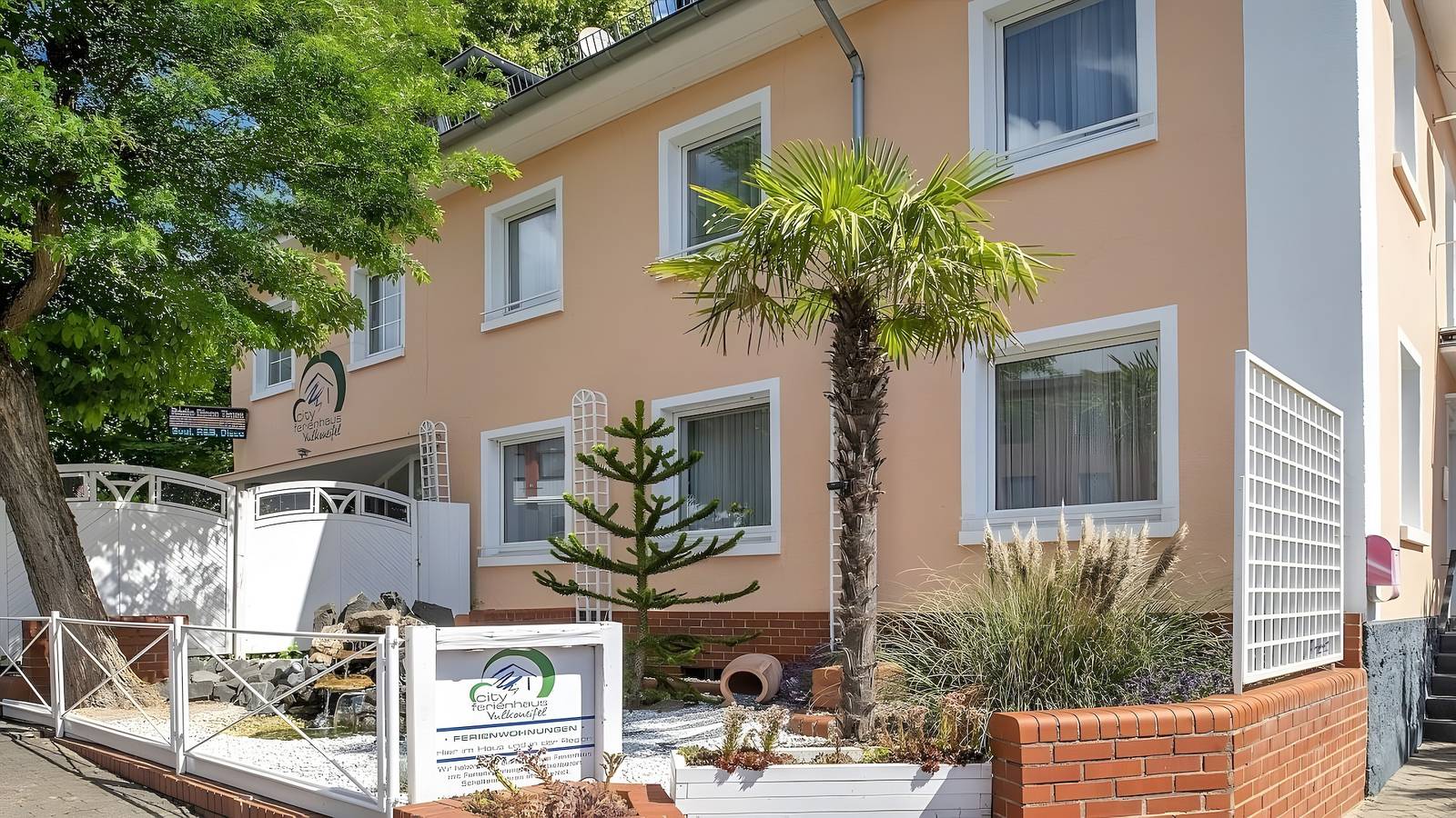 City Holiday Home Daun in Daun – for 14 Guests (210 m²) in Daun, Volcanic Eifel