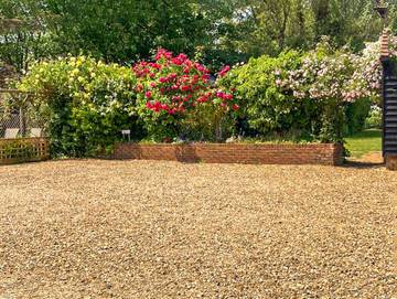 Cottage for 12 People in Plaistow, West Sussex, Photo 1