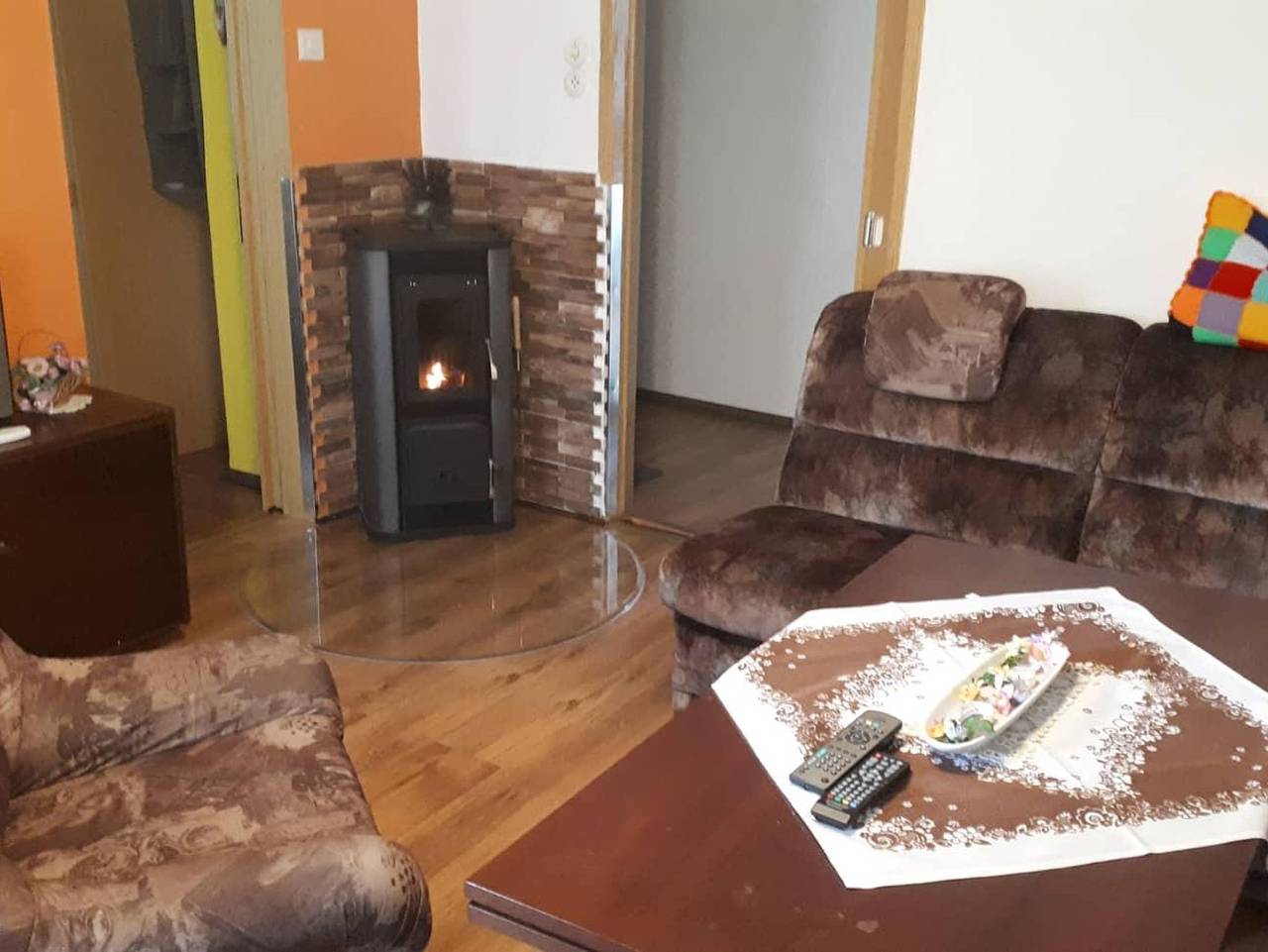 Ganze Ferienwohnung, Ferienwohnung Zur Modell-Auto-Galerie Greiz - Fewo, Dusche, Wc, 1 Schlafraum, 1 Aufb. mgl. in Greiz, Region Greiz