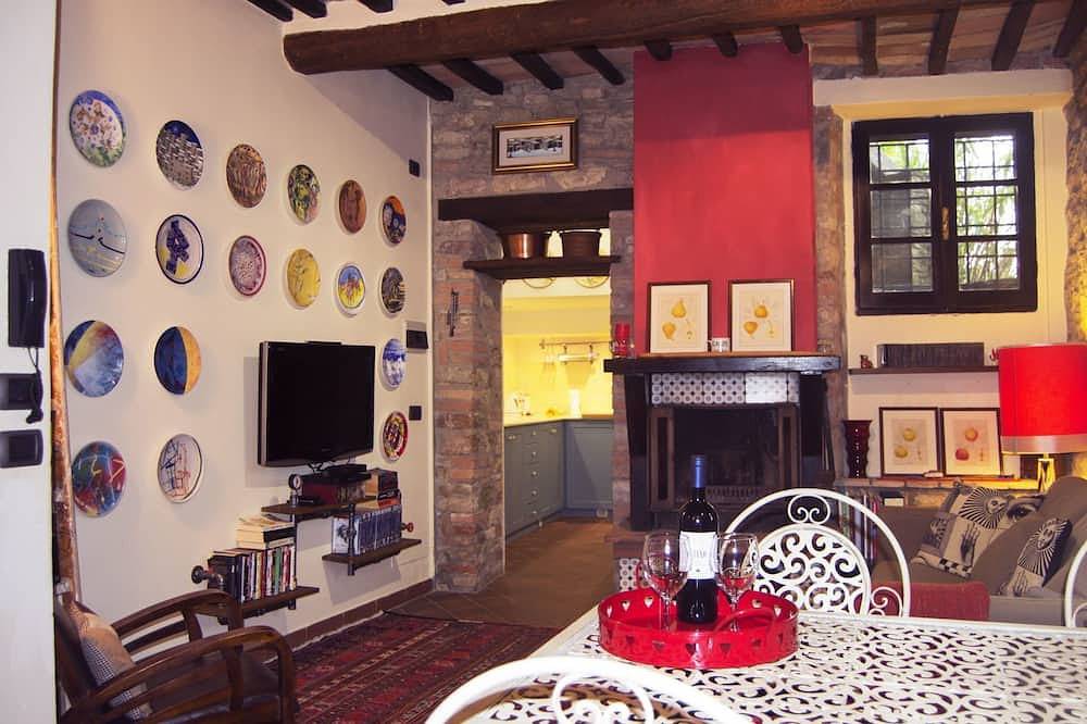 Altes Steinhaus mit Garten in Corciano, Provincia de Perugia