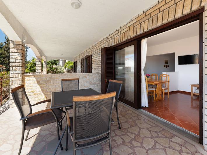 Ferienwohnung für 4 Personen, mit Terrasse und Garten in Trogir - 3