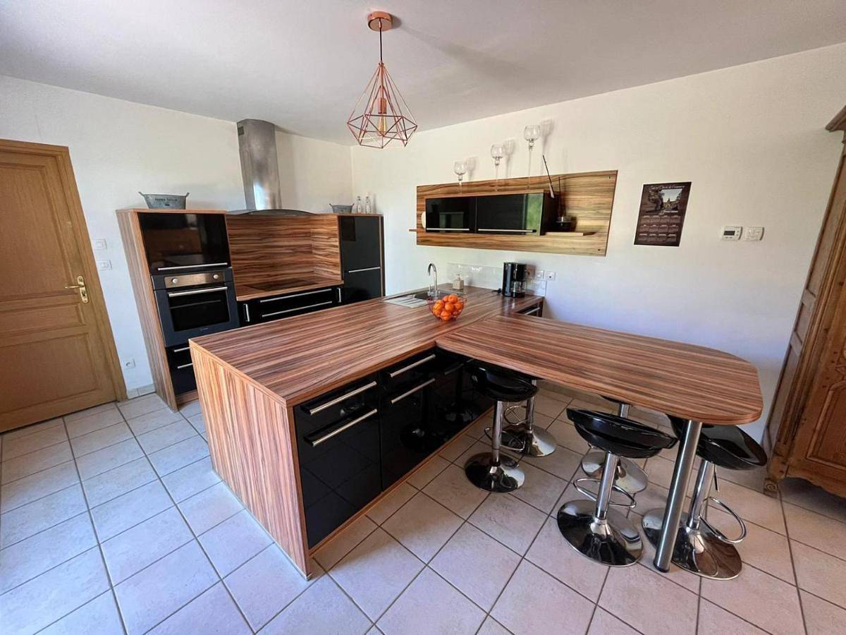 Maison de charme au cœur du Vexin Normand, 8 personnes, 4 couchages, calme et confort in Saint-Denis-le-Ferment, Région de Les Andelys