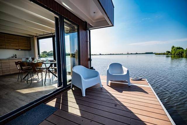 Bateau pour 6 personnes, avec terrasse et vue dans Monnickendam - 2