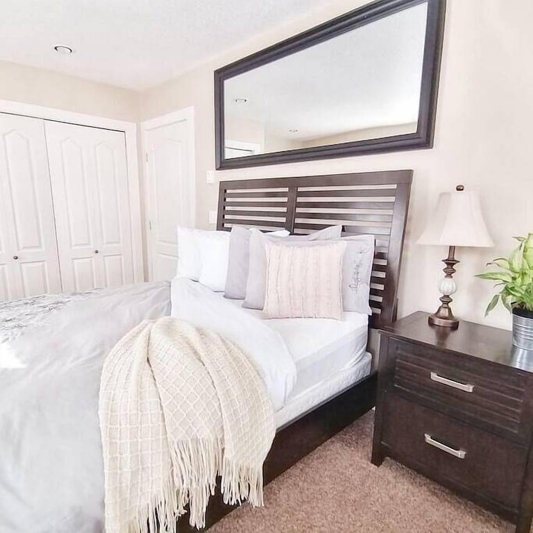 Ganze Wohnung, Modern and Bright 2Bdr/2Br Condo with Mountain Views in Radium Hot Springs, Kootenay-Nationalpark