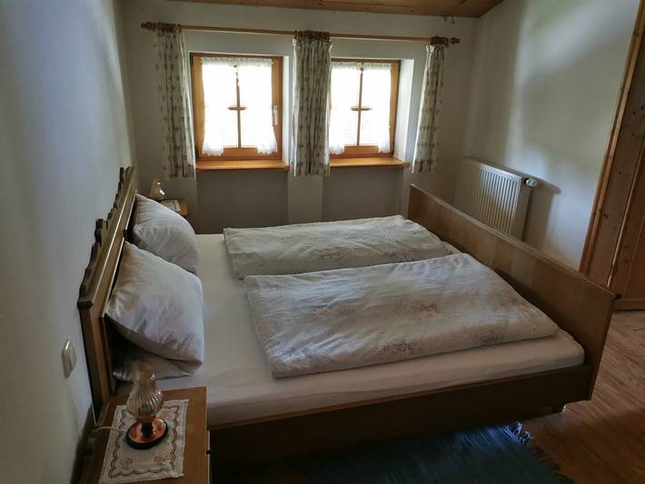 Ganze Ferienwohnung, Feichten-Hof Zuhaus Familie Zaiser - Ferienwohnung für 1-4 Personen, 32 qm, Wohnküche, 1 sep. Schlafzimmer, Balkon in Schleching, Bayerische Alpen