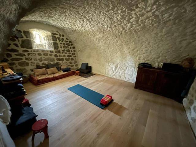 Location de vacances pour 8 personnes, avec vue et jardin à Gluiras - 2