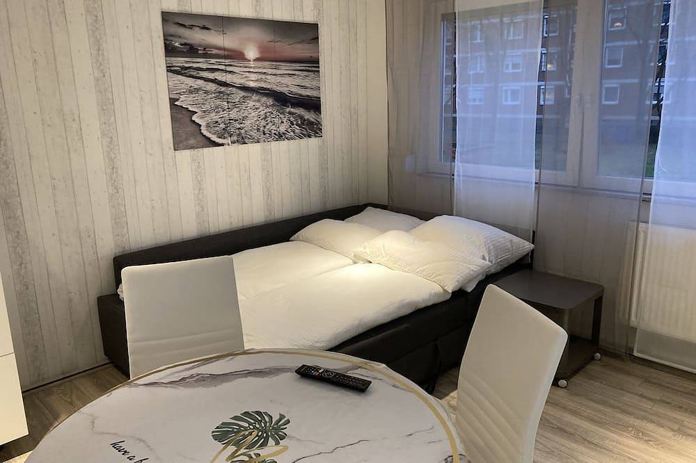 Apartamento entero, Apartamento-Superior-Baño Privado-Vista al Jardín-Zimmer 102 in Leverkusen, Condado del Monte