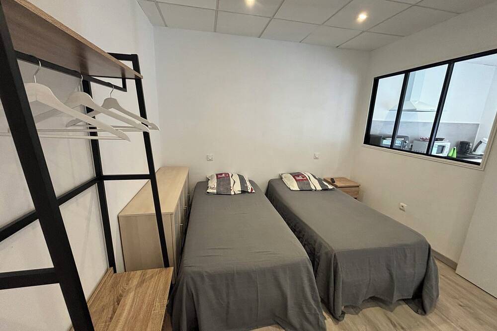 Appartement entier, Studio 2 / 3 pers à 20min du Lioran avec ménage inclus ! in Neussargues en Pinatelle, Parc naturel régional des Volcans d'Auvergne