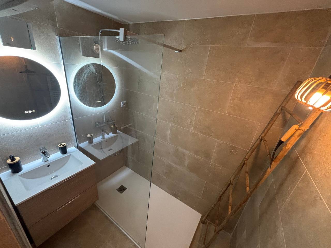 Apartamento entero, L'Isula - Front de mer -  Appt pour 5 climatisé avec piscine in L'Île-Rousse, Region de Calvi