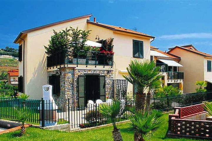 Ganze Wohnung, Casa delle Margherite 1 in Piani-Ciapin, Cipressa